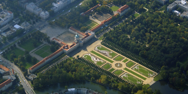 Schloss_Charlottenburg.jpg